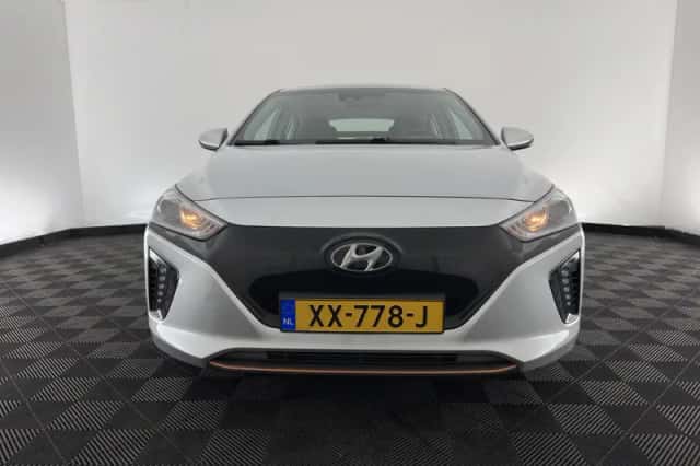 Hyundai Ioniq (2019) thumbnail 3