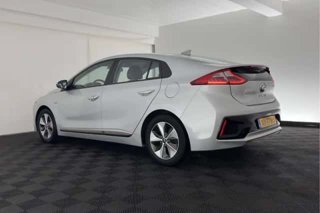 Hyundai Ioniq (2019) thumbnail 5