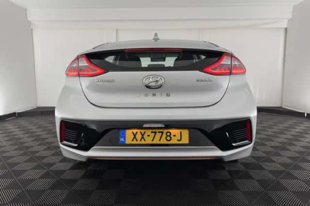 Hyundai Ioniq (2019) thumbnail 6
