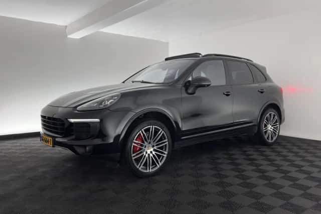 Porsche Cayenne (2015) thumbnail 4
