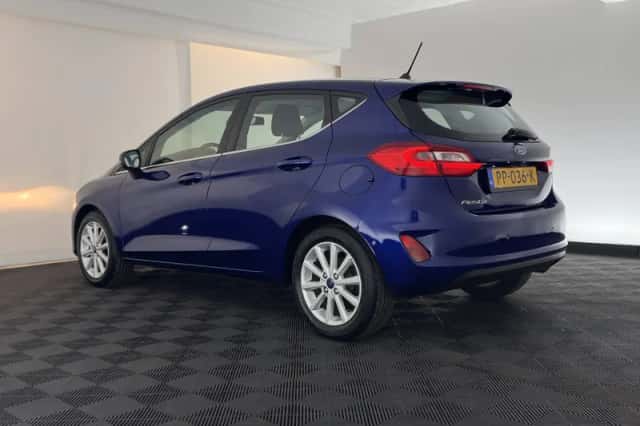Ford Fiesta (2017) thumbnail 5