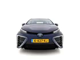 Toyota Mirai (2017) thumbnail 2