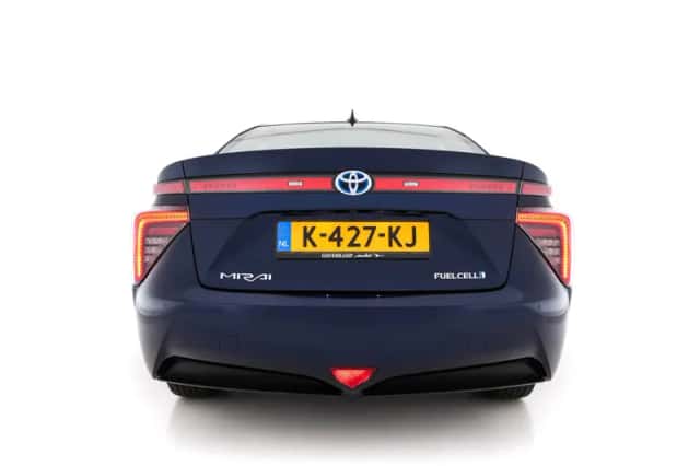 Toyota Mirai (2017) thumbnail 5