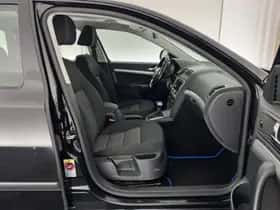 Škoda Octavia (2012) thumbnail 12
