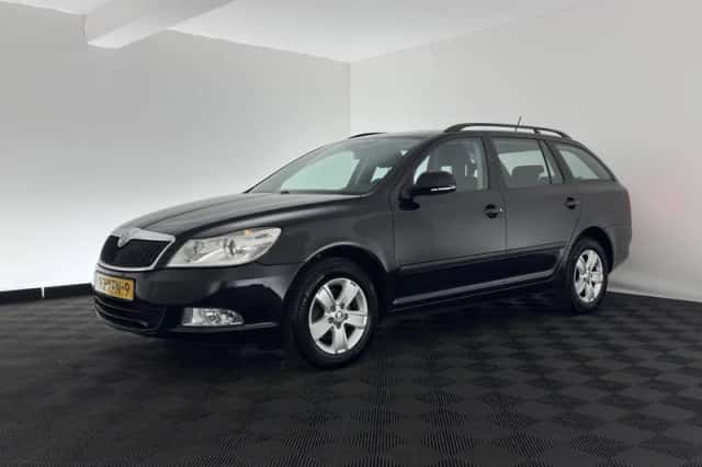 Škoda Octavia (2012) thumbnail 4
