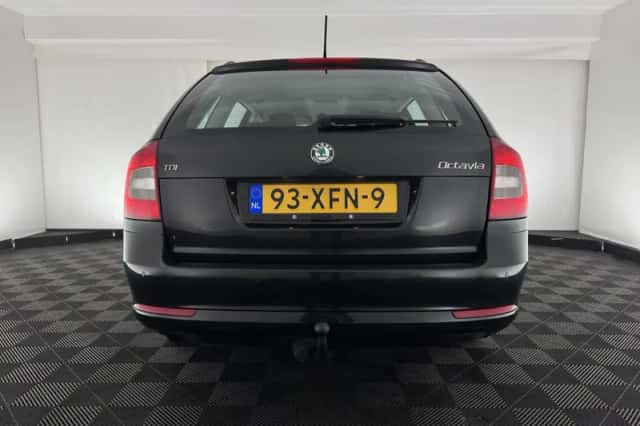 Škoda Octavia (2012) thumbnail 6