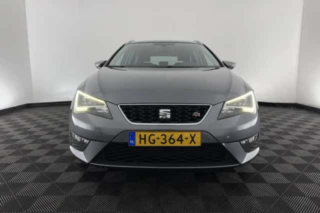 SEAT Leon (2015) thumbnail 3