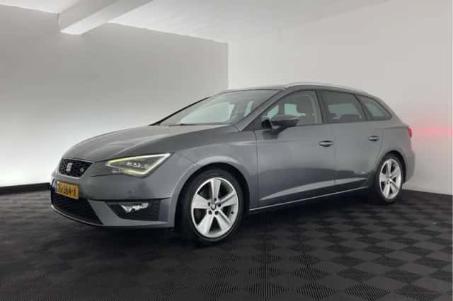 SEAT Leon (2015) thumbnail 4