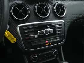Mercedes-Benz GLA (2015) thumbnail 16