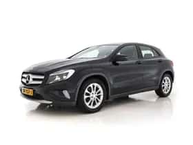 Mercedes-Benz GLA (2015) thumbnail 4