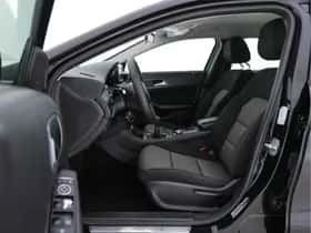 Mercedes-Benz GLA (2015) thumbnail 9