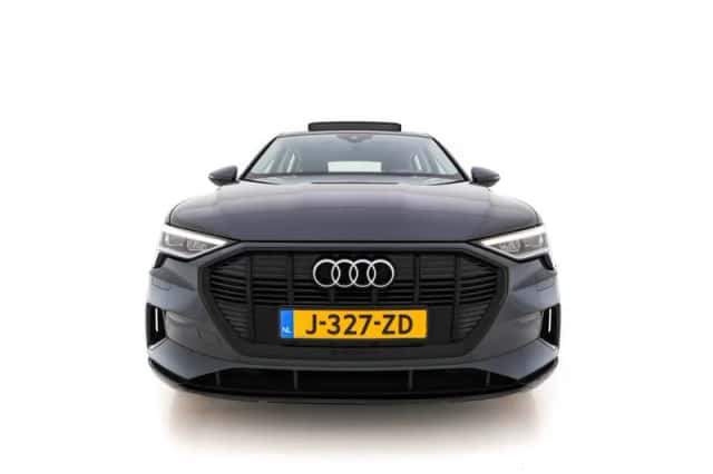 Audi e-tron (2020) thumbnail 3