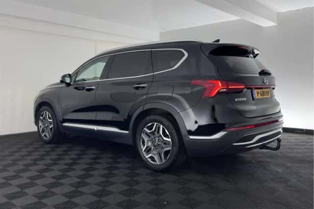 Hyundai Santa Fe (2022) thumbnail 5