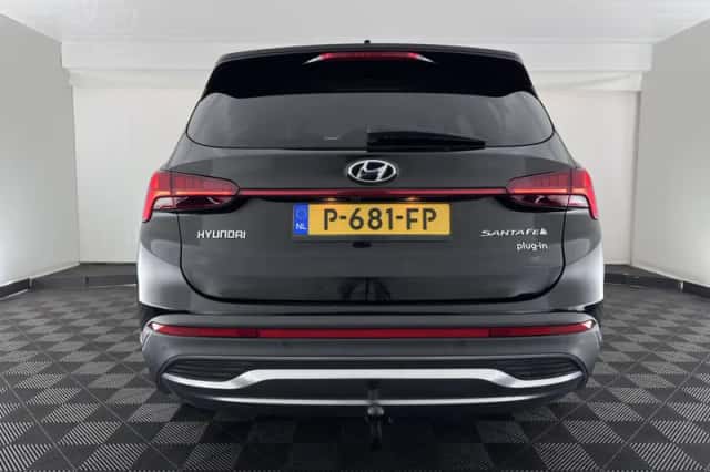 Hyundai Santa Fe (2022) thumbnail 6