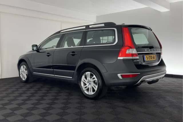 Volvo Xc70 (2015) thumbnail 5