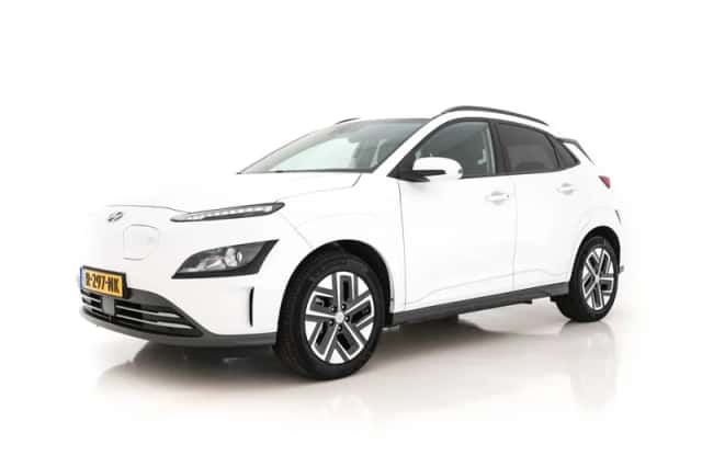 Hyundai Kona (2022) thumbnail 4