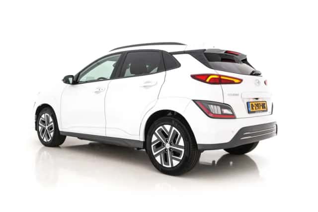 Hyundai Kona (2022) thumbnail 5