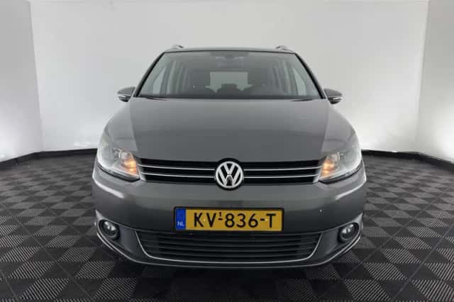 Volkswagen Touran (2013) thumbnail 3