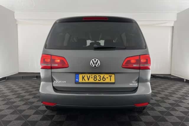 Volkswagen Touran (2013) thumbnail 6