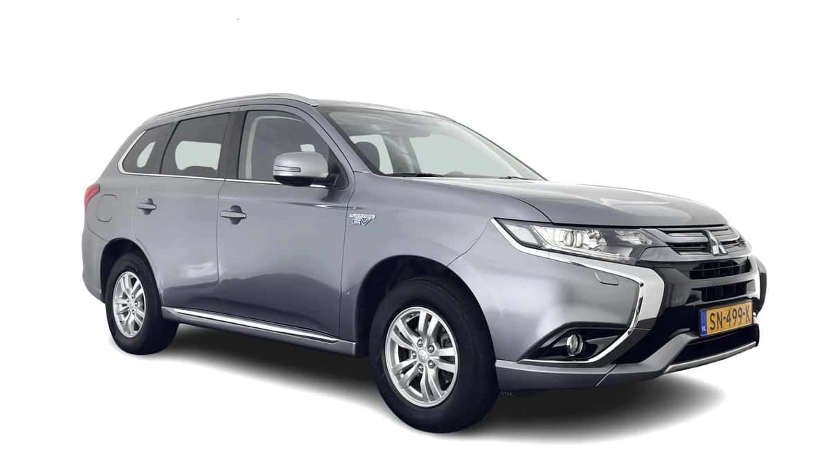 Mitsubishi Outlander (2018) — foto 1