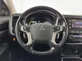 Mitsubishi Outlander (2018) thumbnail 20