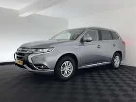 Mitsubishi Outlander (2018) thumbnail 4