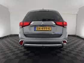Mitsubishi Outlander (2018) thumbnail 6