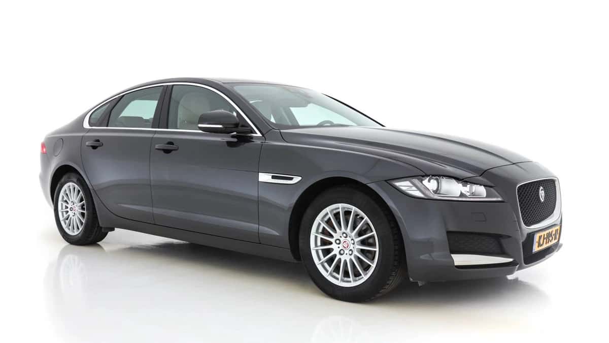 Jaguar XF (2016) — foto 1