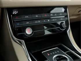 Jaguar XF (2016) thumbnail 14