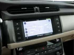 Jaguar XF (2016) thumbnail 15