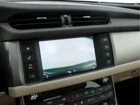 Jaguar XF (2016) thumbnail 16
