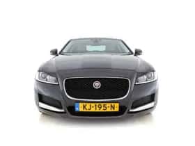 Jaguar XF (2016) thumbnail 3