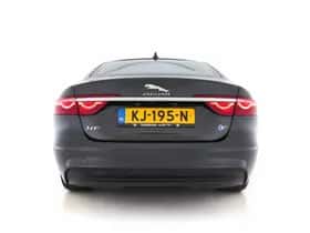 Jaguar XF (2016) thumbnail 6