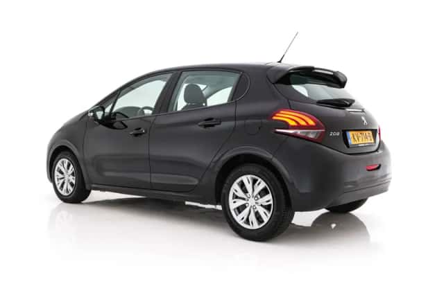 Peugeot 208 (2016) thumbnail 5
