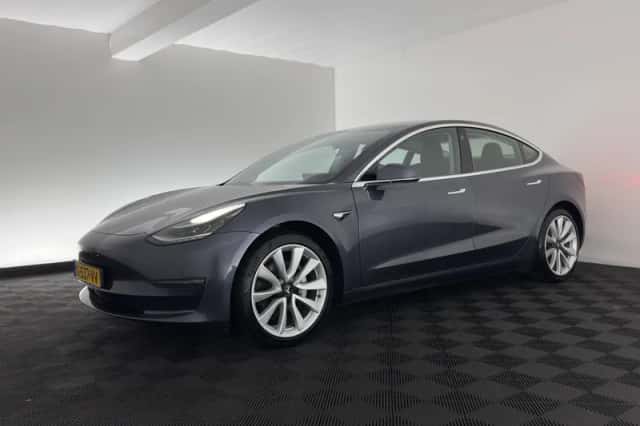 Tesla Model 3 (2019) thumbnail 3