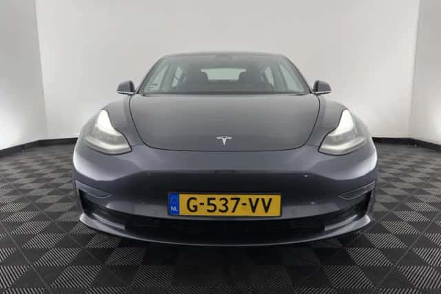 Tesla Model 3 (2019) thumbnail 4