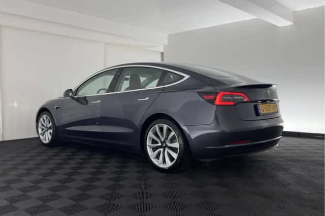 Tesla Model 3 (2019) thumbnail 5