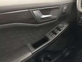 Ford Kuga (2021) thumbnail 26