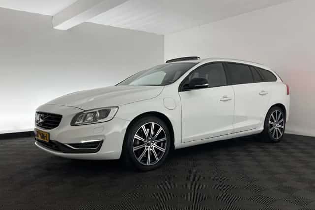 Volvo V60 (2016) thumbnail 4