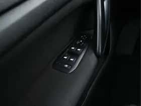 Peugeot 308 (2015) thumbnail 21
