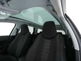 Peugeot 308 (2015) thumbnail 23