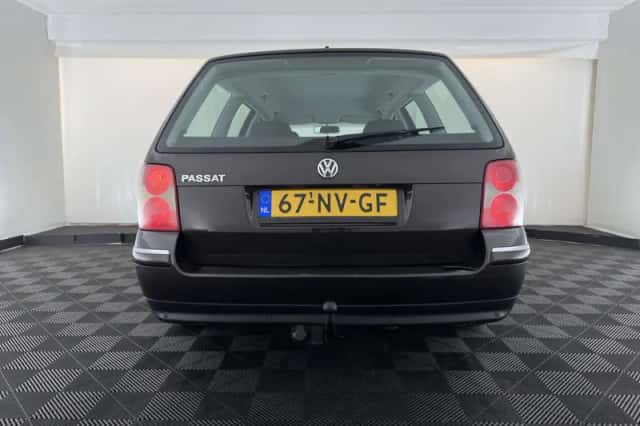 Volkswagen Passat (2004) thumbnail 6