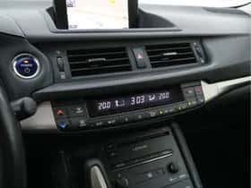 Lexus CT (2014) thumbnail 15