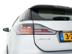 Lexus CT (2014) thumbnail 26