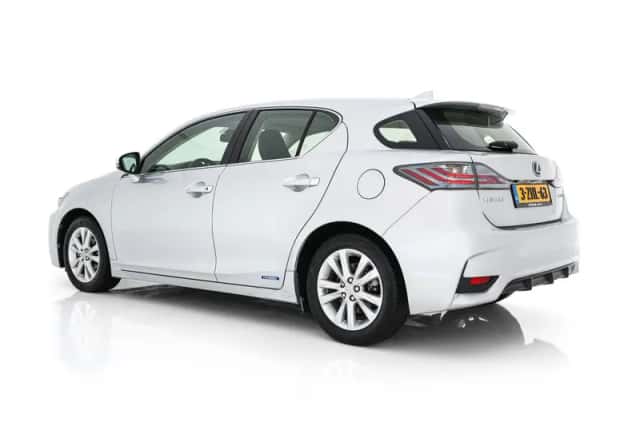 Lexus CT (2014) thumbnail 5