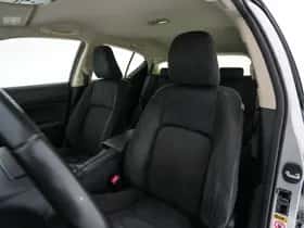 Lexus CT (2014) thumbnail 10