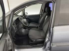 Opel Zafira (2004) thumbnail 9