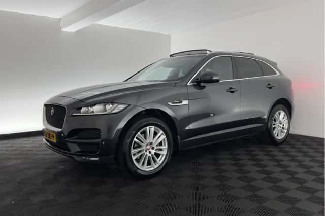 Jaguar F-Pace (2016) thumbnail 4