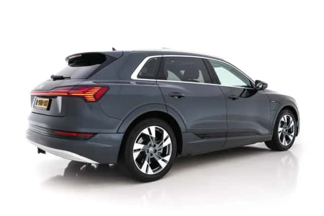 Audi e-tron (2019) thumbnail 6