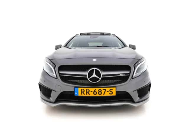 Mercedes-Benz GLA (2015) thumbnail 3
